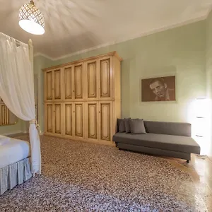  Apartment Lungarno Buozzi 7 Italy